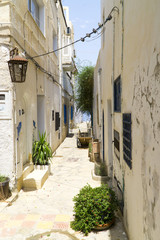 In den Gassen der Medina von Hammamet in Tunesien