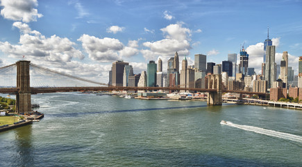 Fototapeta na wymiar Panorama of Brooklyn Bridge at sunny day.