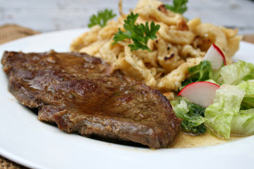 organisch, lifestyle, rindsbraten, spätzle, sauce, werbetafel, urbano, copyspace, selbstgemacht