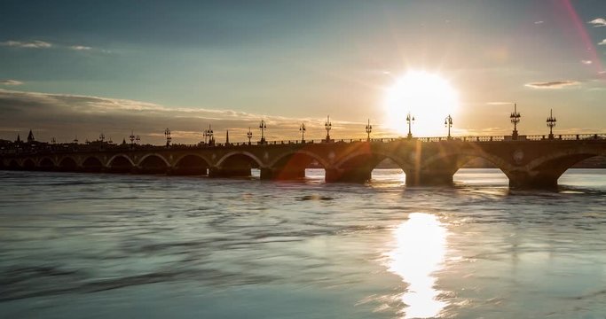 Pont de pierre &agrave; Bordeaux