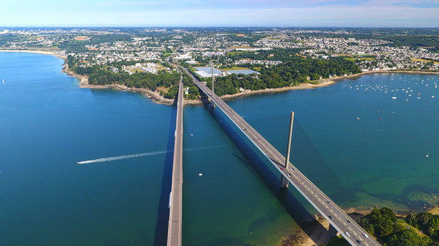 Vue aérienne des ponts de Brest, dans le Finistère