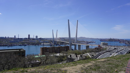 Мост. Бухта Золотой Рог. Владивосток. Приморский  край. Россия.