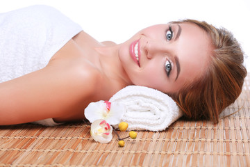 Obraz na płótnie Canvas Closeup of an attractive young woman receiving massage
