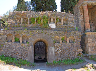Fototapeta na wymiar Pompei the ancient town destroyed by the vesuvio volcano. 