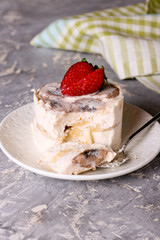 homemade cheese cake with strawberry and bananas