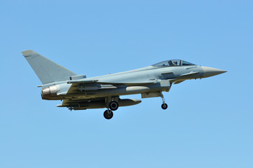 Fototapeta na wymiar Avión de combate Eurofighter Typhoon