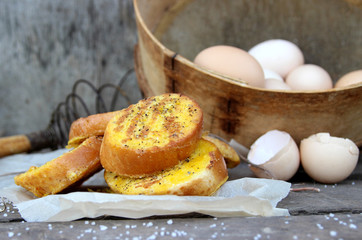 Fresh toast with egg