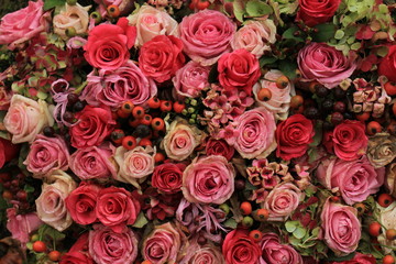 Mixed pink roses