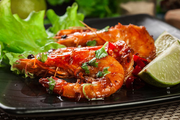 Shrimps roasted with onion, garlic and chili