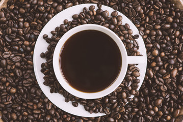 Geröstete Kaffeebohnen / Kaffee schwarz