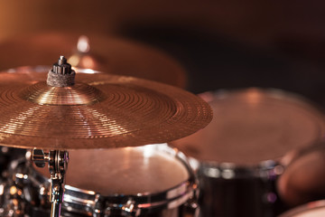 Obraz premium Close-up view of drums set for hard rock concert on stage