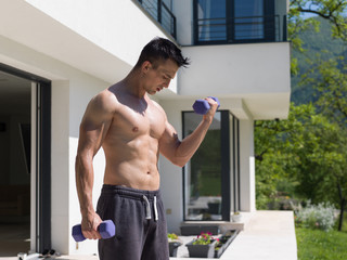 Obraz premium man doing morning exercises