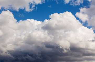 Obraz premium Partly cloudy