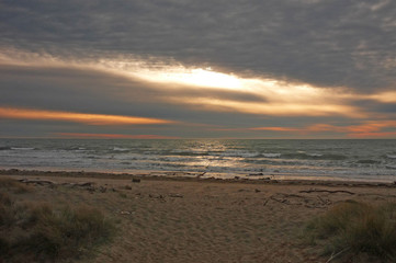 Fototapeta premium Cloudy sunset above the sea, New Zealand