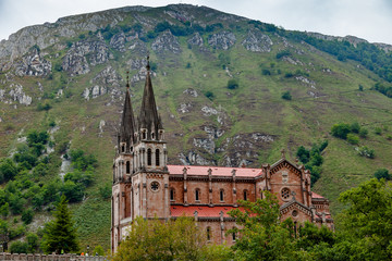 Fototapeta premium Basilica of Covadonga