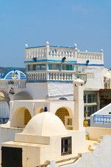 Über den Dächern der Medina von Hammamet in Tunesien im Sommer