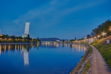 Panorama der Stadt Basel mit Rhein