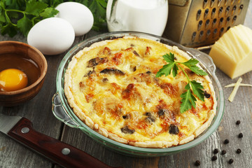 Quiche with chicken and mushrooms