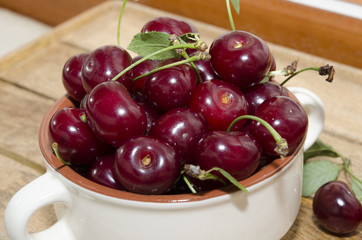 Fresh sweet cherries