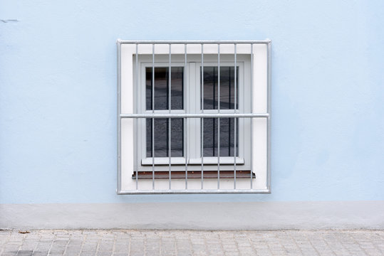 Kellerfenster mit Einbruchsicherung