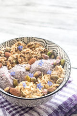 Oats with chia pudding and cereal cookies
