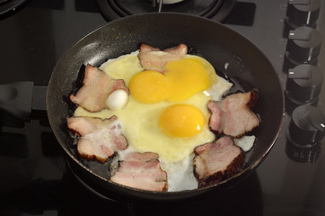 Fried eggs and ham