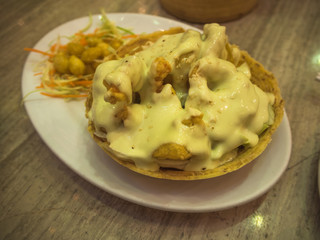 Shrimp fried with cream salad