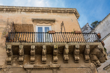 Pittoresker Balkon in Lecce, in Apulien, Italien