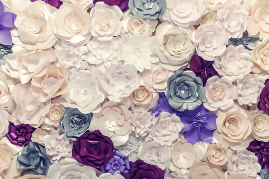 Background of paper flowers © larisa_bakina