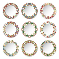 Set of decorative plates