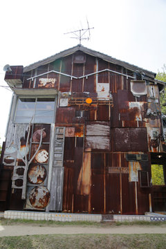 deserted house