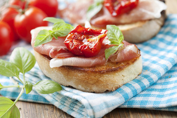 bruschetta with parma ham