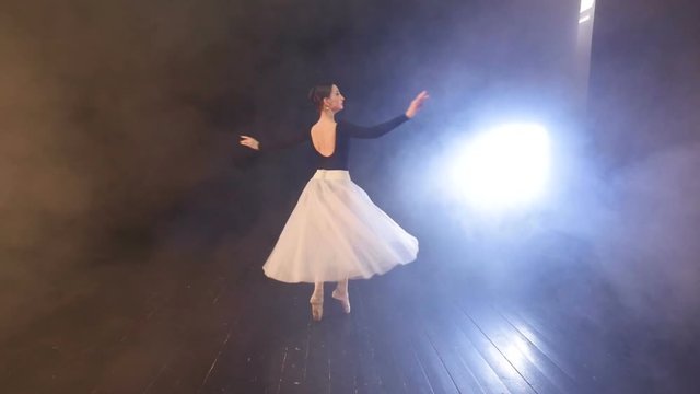 The dance of the ballerina. Dolly. Close-up. HD.