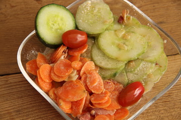 Geschnittener Gurkensalat
