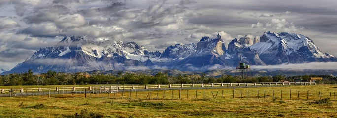 Foto op Canvas Cordillera del Paine in morning light - Torres del Paine N.P.  (Patagonia, Chile) © Henner Damke