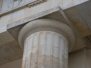 Kapitel einer dorischen Säule am Brandenburger Tor in Berlin © Christoph Kaufmann