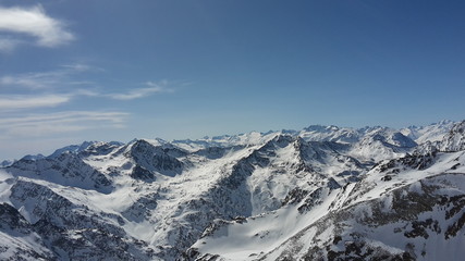Fototapeta na wymiar Berge und Schnee