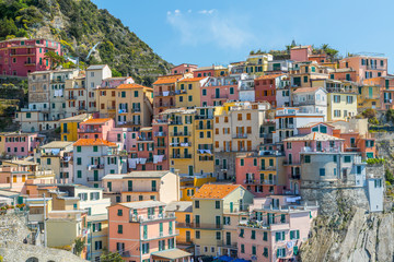 Fototapeta na wymiar Colourfu houses in l Manarola Terre, Italy