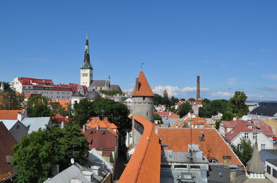 Vieille ville de Tallinn, vue des fortications, Estonie