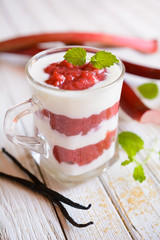 Layered dessert with yoghurt and rhubarb