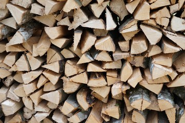 Holz - Brennholz gestapelt 