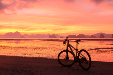 Fototapeta premium Bicycle on the beach
