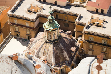 widok z góry na starożytną kopułę kościoła  © Magdalena
