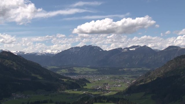 Kitzbühler Alpen, Tuxer Alpen, Wörgl, Inntal, Tal, Itter, Hohe Salve, Wald, Wiese, Feld, Wolken