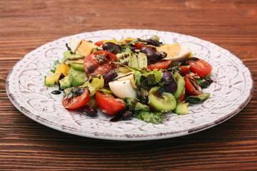 Salad with tuna, egg, tomato and beans