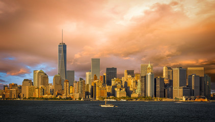 Obraz premium Sunset over Manhattan South