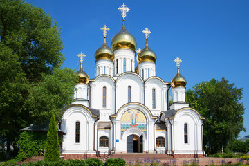 Fototapeta na wymiar The modern St. Nicholas Cathedral in St. Nicholas' Convent on a sunny July day. Golden ring of Russia. Pereslavl Zalesky