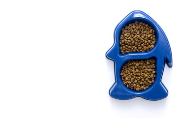 Dry cat food 