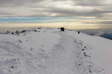 Track on Kilimanjaro to highest peak on the Machame Route Whiskey. 5 day