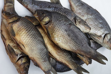 fish carp smoked salt